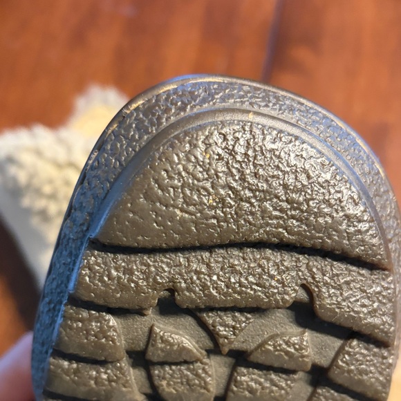 Born Tan Shearling Winter Boots - Picture 6 of 10